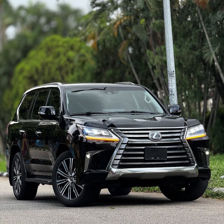 Lexus LX 600